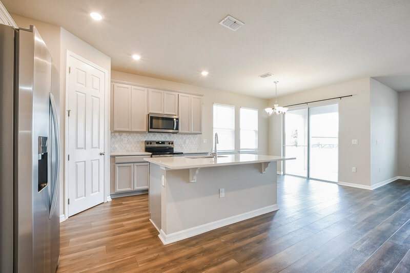 2,515/Mo, 2278 Raven Ridge Road Minneola, FL 34715 Kitchen View 2
