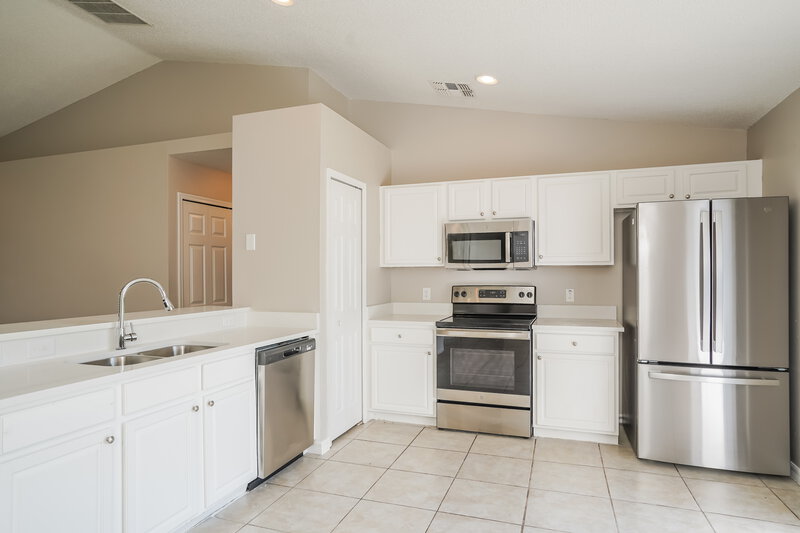 2,030/Mo, 367 Alegriano Ct Kissimmee, FL 34758 Kitchen View