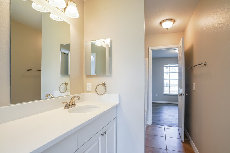 2,030/Mo, 367 Alegriano Ct Kissimmee, FL 34758 Bathroom View