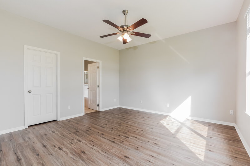 2,200/Mo, 3720 Fallscrest Cir Clermont, FL 34711 Main Bedroom View