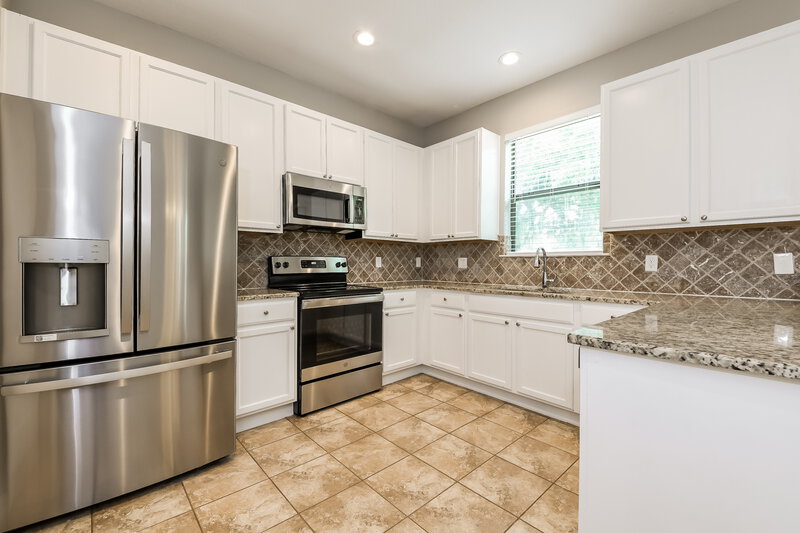 2,110/Mo, 2914 Vista Ct Kissimmee, FL 34744 Kitchen View