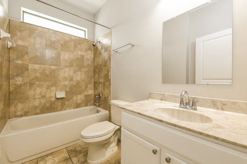 2,110/Mo, 2914 Vista Ct Kissimmee, FL 34744 Bathroom View