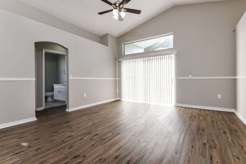 2,660/Mo, 1962 Lady Elisabeth Ave Orlando, FL 32826 Living Room View 2