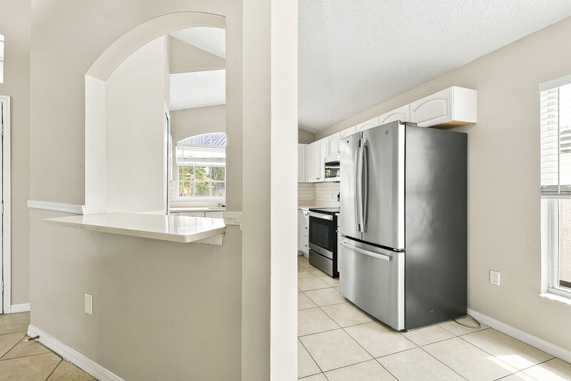 2,635/Mo, 1962 Lady Elisabeth Ave Orlando, FL 32826 Kitchen View 2