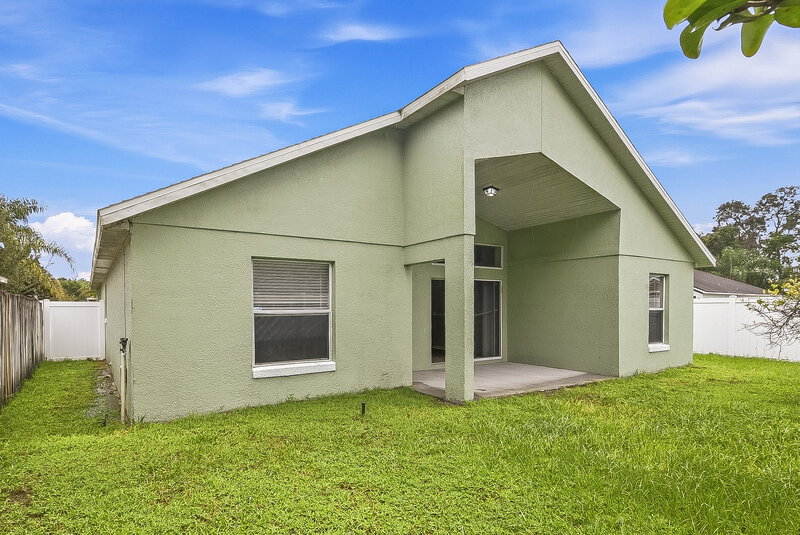 2,635/Mo, 1962 Lady Elisabeth Ave Orlando, FL 32826 Rear View