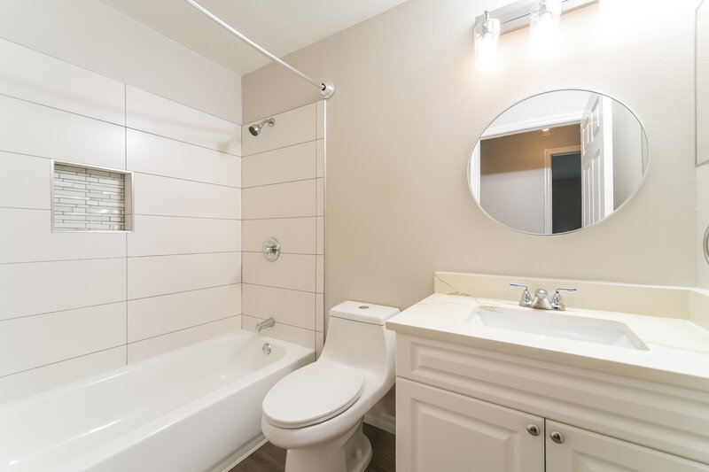 2,495/Mo, 10452 Coconut Grove Ln Orlando, FL 32825 Bathroom View