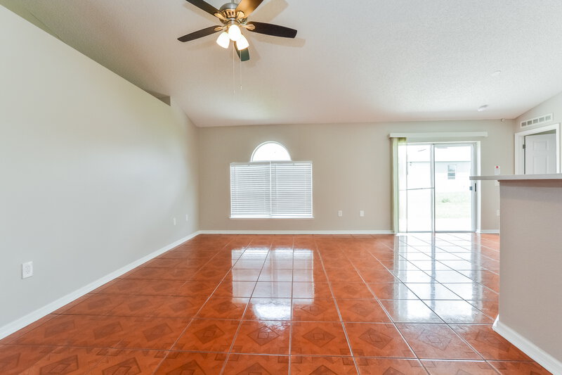 1,665/Mo, 421 Eagle Dr Poinciana, FL 34759 Living Room View 2