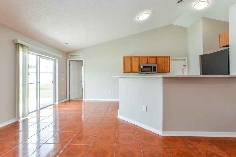 1,665/Mo, 421 Eagle Dr Poinciana, FL 34759 Kitchen View