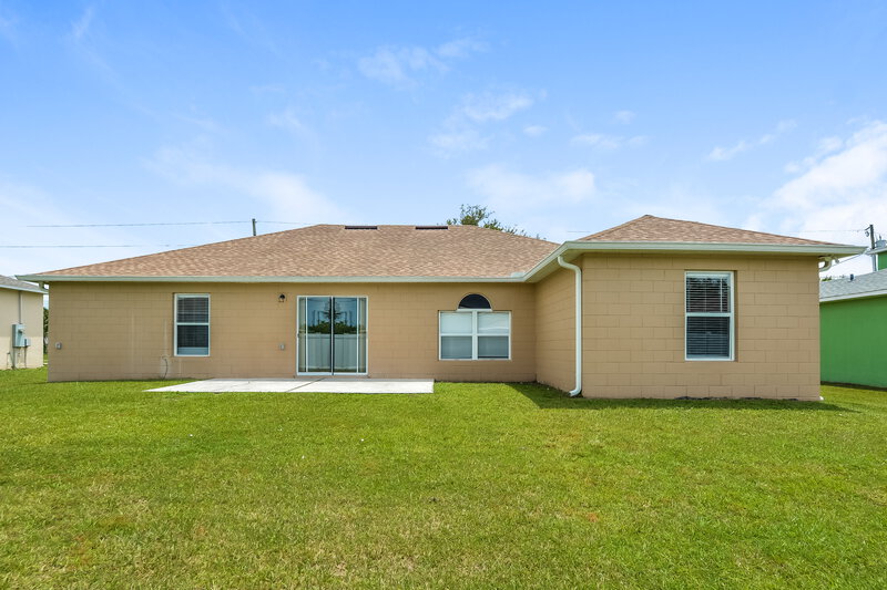 1,665/Mo, 421 Eagle Dr Poinciana, FL 34759 Rear View