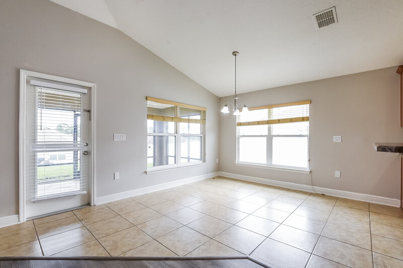 2,220/Mo, 905 Chestnut Dr Fruitland Park, FL 34731 Breakfast Nook View 2