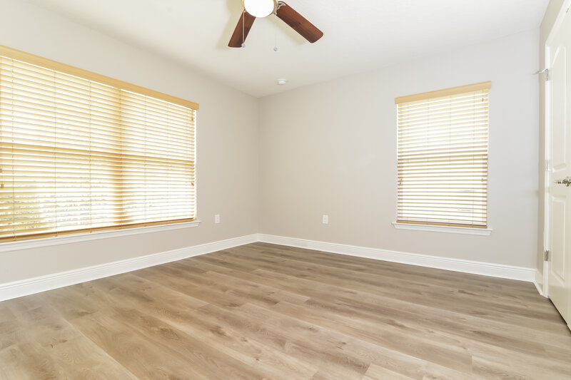 3,050/Mo, 905 Chestnut Dr Fruitland Park, FL 34731 Bedroom View