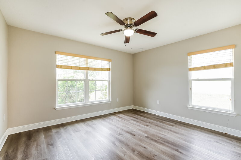 2,220/Mo, 905 Chestnut Dr Fruitland Park, FL 34731 Bedroom View