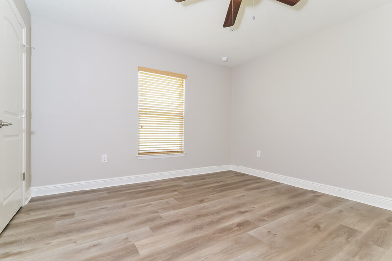 3,050/Mo, 905 Chestnut Dr Fruitland Park, FL 34731 Bedroom View 2
