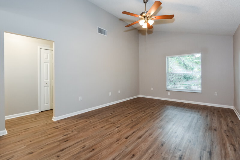 1,980/Mo, 3539 Sailfish Ave Fruitland Park, FL 34731 Family Room View