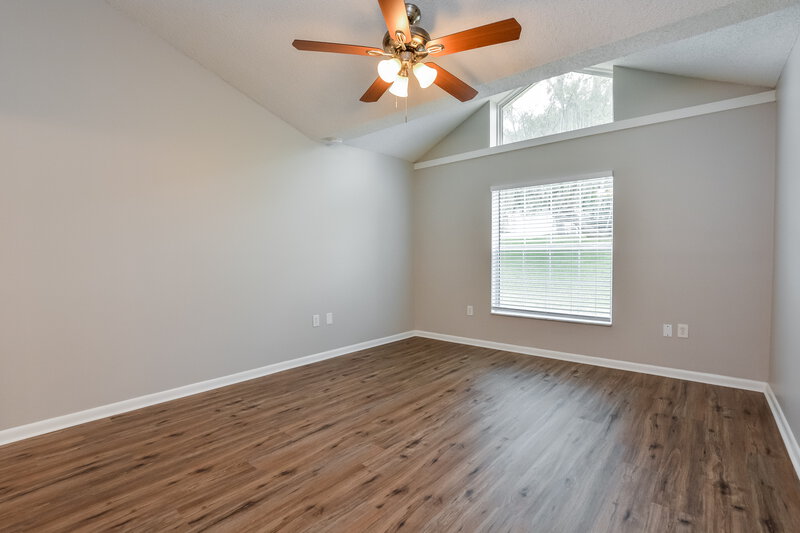 1,980/Mo, 3539 Sailfish Ave Fruitland Park, FL 34731 Main Bedroom View