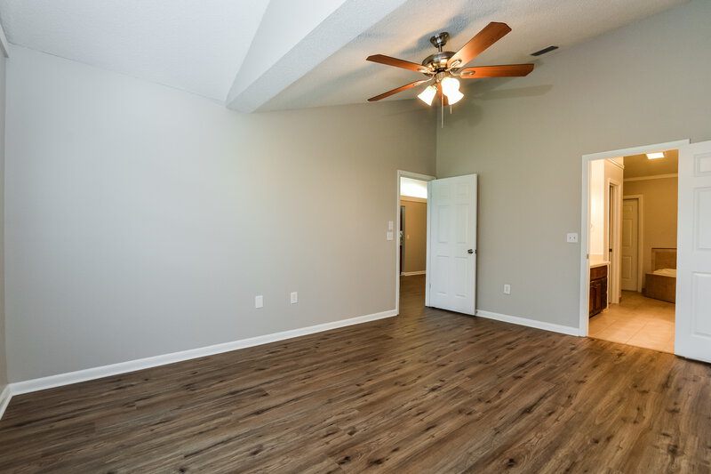 1,980/Mo, 3539 Sailfish Ave Fruitland Park, FL 34731 Main Bedroom View 2