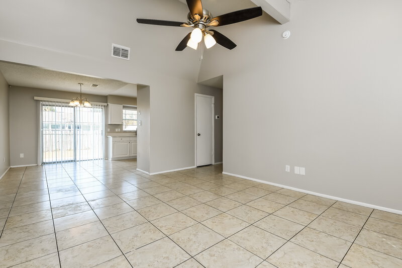 2,230/Mo, 214 Florida Pkwy Kissimmee, FL 34743 Living Room View 2