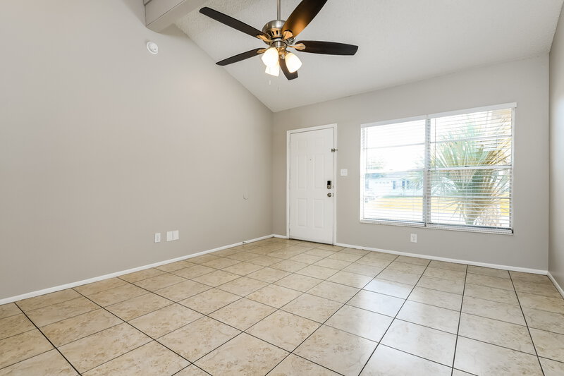 2,230/Mo, 214 Florida Pkwy Kissimmee, FL 34743 Living Room View 3