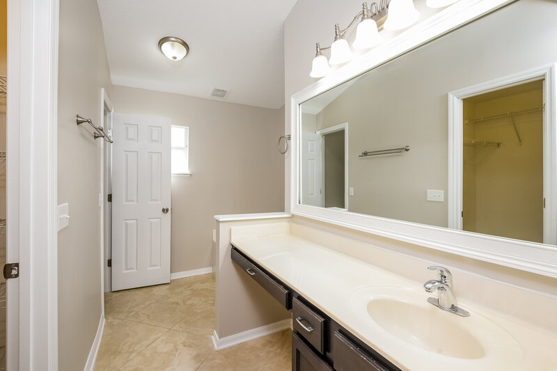 2,060/Mo, 16945 Corner Bay Ct Orlando, FL 32820 Main Bathroom View