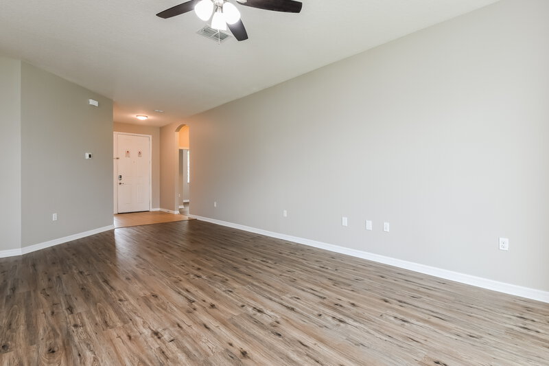 2,260/Mo, 636 Star Magnolia Dr Kissimmee, FL 34744 Living Room View 2