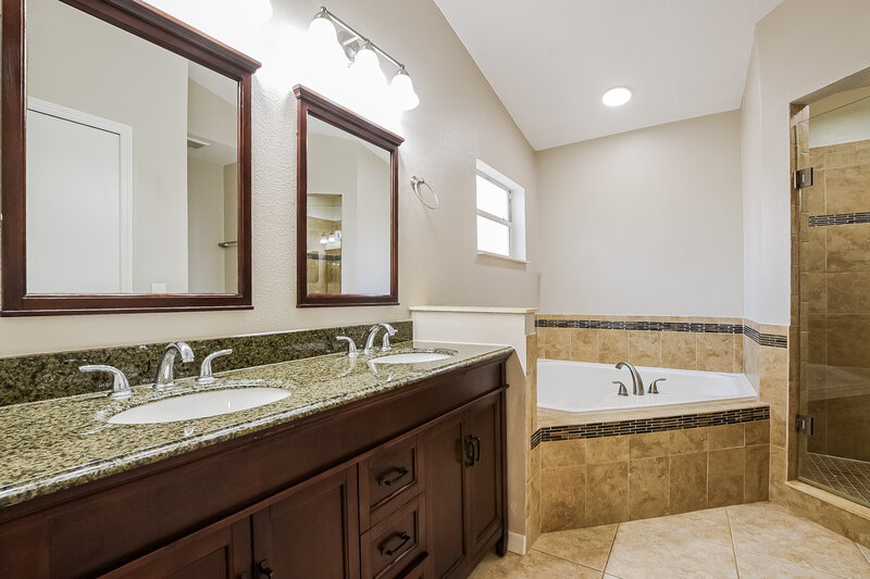 2,395/Mo, 160 Burnsed Pl Oviedo, FL 32765 Main Bathroom View