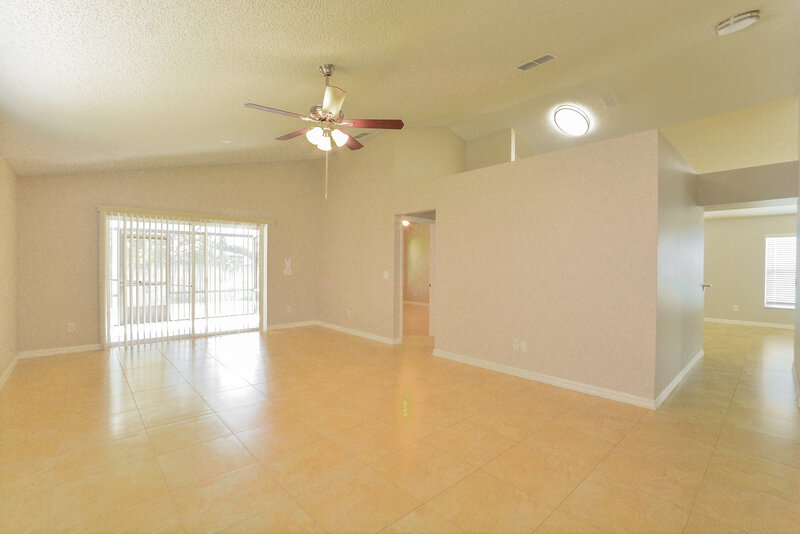 2,180/Mo, 3813 Shawn Cir Orlando, FL 32826 Living Room View