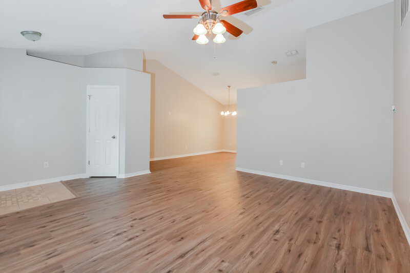 2,430/Mo, 2701 Bolton Bnd Orlando, FL 32817 Living Room View