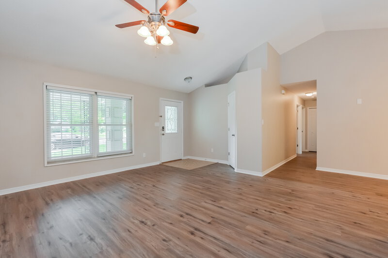 2,430/Mo, 2701 Bolton Bnd Orlando, FL 32817 Living Room View 2