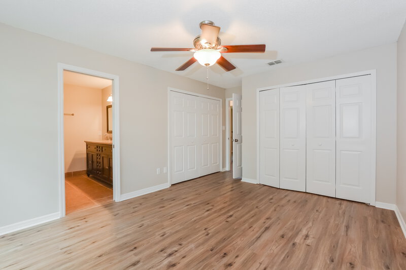 2,430/Mo, 2701 Bolton Bnd Orlando, FL 32817 Main Bedroom View 2