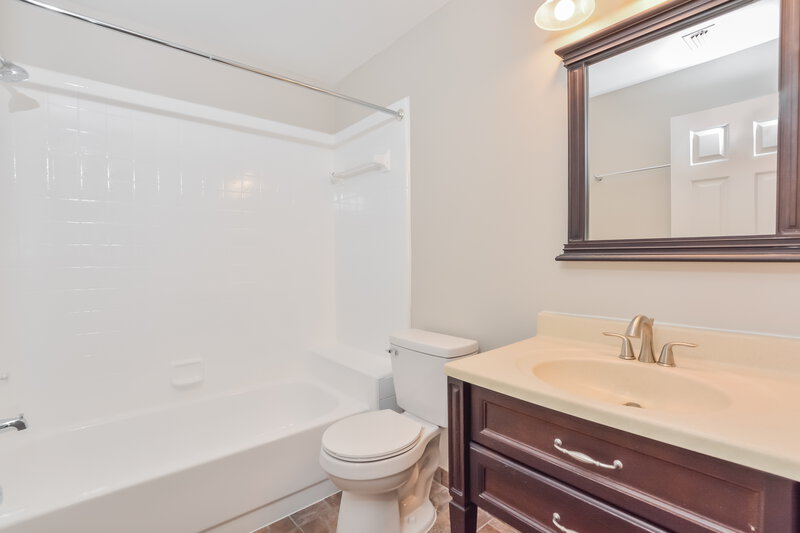 2,430/Mo, 2701 Bolton Bnd Orlando, FL 32817 Bathroom View