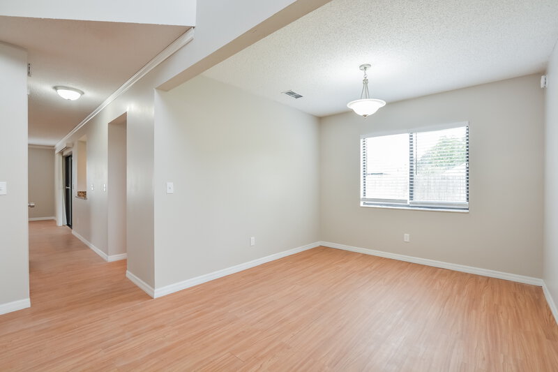 2,350/Mo, 410 Red Coat Ln Orlando, FL 32825 Living Room View 2