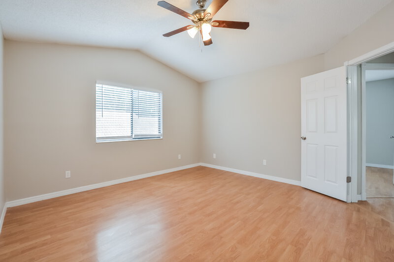 2,350/Mo, 410 Red Coat Ln Orlando, FL 32825 Main Bedroom View 2