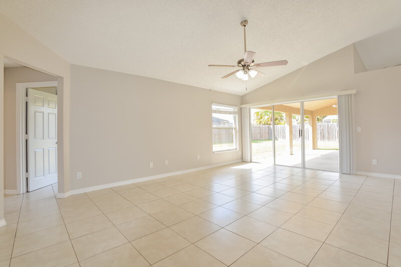 2,440/Mo, 12638 Beltingle Ct Orlando, FL 32837 Living Room View