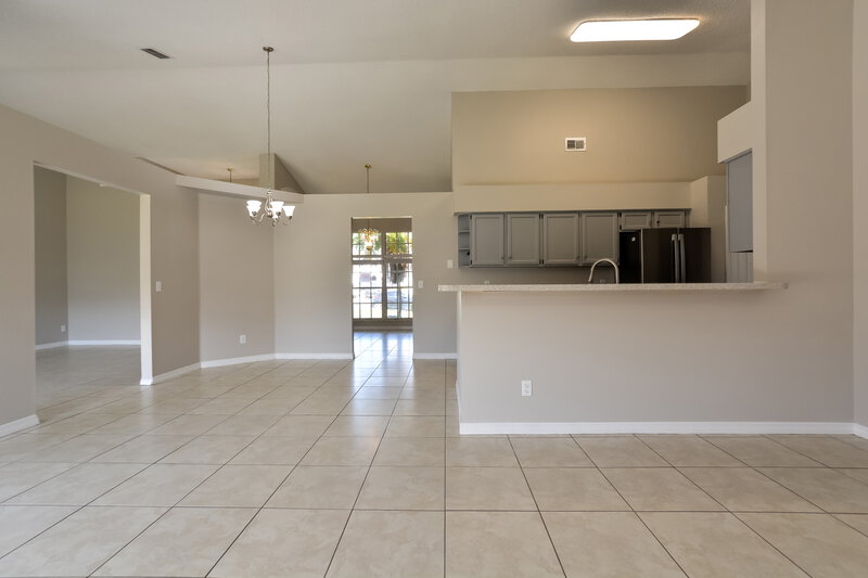 2,440/Mo, 12638 Beltingle Ct Orlando, FL 32837 Breakfast Nook View