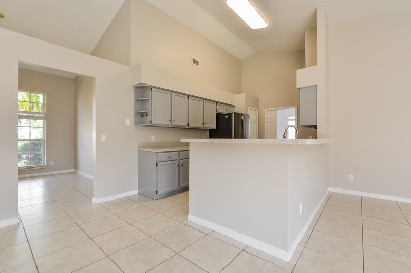 2,440/Mo, 12638 Beltingle Ct Orlando, FL 32837 Kitchen View
