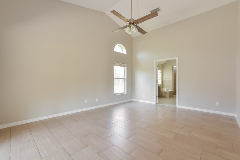 2,440/Mo, 12638 Beltingle Ct Orlando, FL 32837 Main Bedroom View