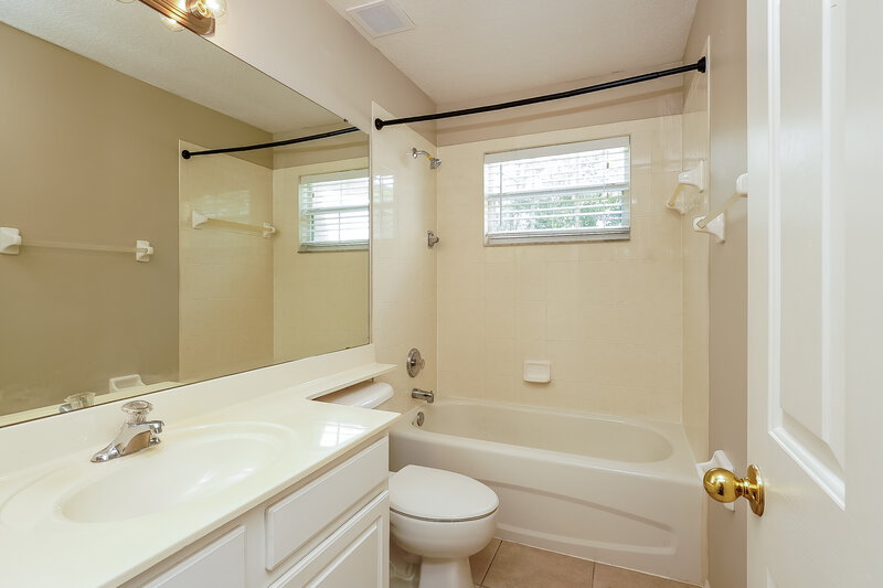 4,480/Mo, 3637 Rochelle Ln Apopka, FL 32712 Bathroom View 2