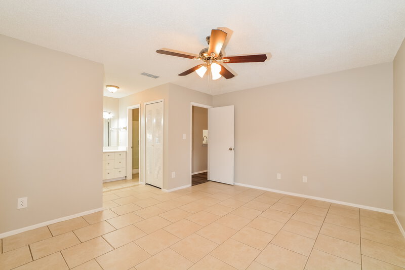 2,240/Mo, 119 Alder Ct Sanford, FL 32773 Main Bedroom View