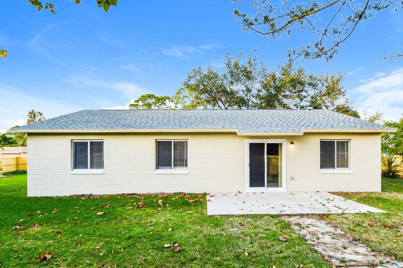 2,240/Mo, 119 Alder Ct Sanford, FL 32773 Rear View 3
