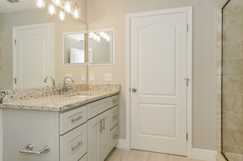 1,615/Mo, 308 Erie Ct Poinciana, FL 34759 Main Bathroom View