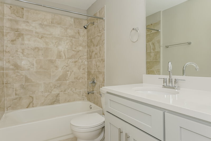 1,615/Mo, 308 Erie Ct Poinciana, FL 34759 Bathroom View 2