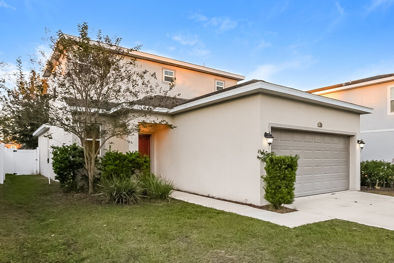 1,735/Mo, 1109 Atlantic Ave Fruitland Park, FL 34731 External View