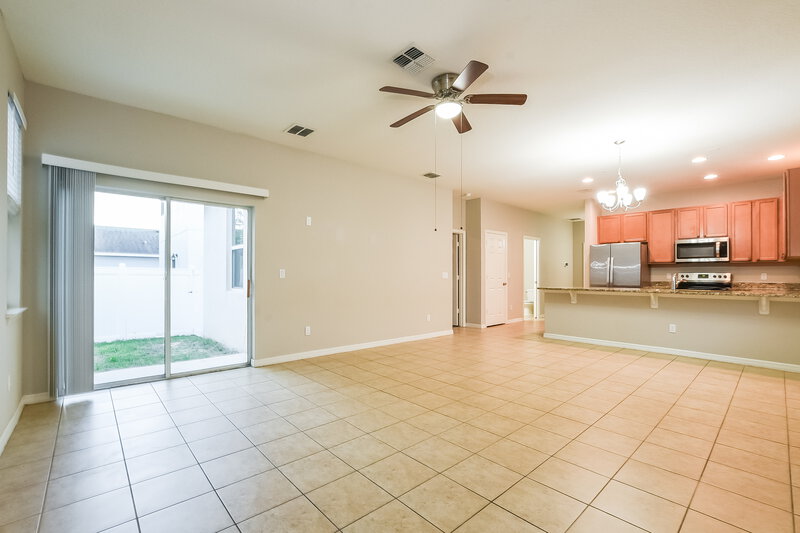 1,735/Mo, 1109 Atlantic Ave Fruitland Park, FL 34731 Living Room View 2