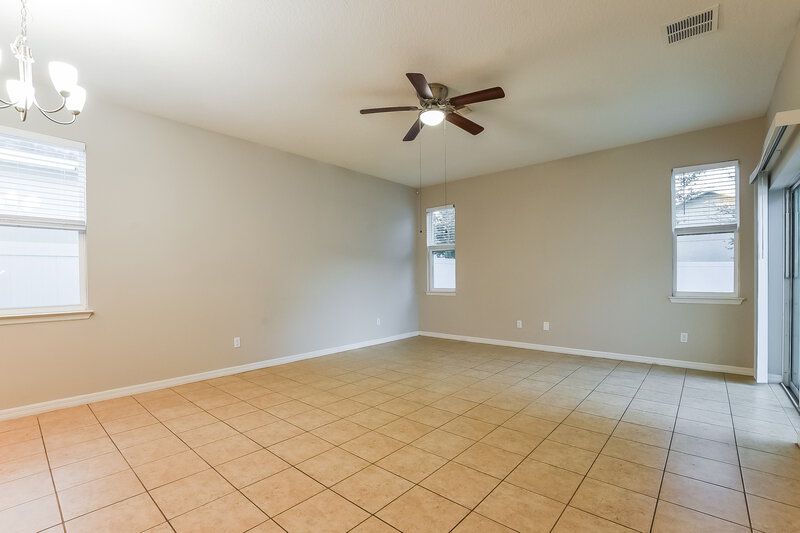 1,735/Mo, 1109 Atlantic Ave Fruitland Park, FL 34731 Living Room View 3