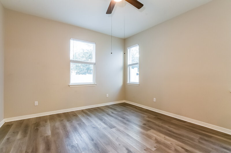 1,735/Mo, 1109 Atlantic Ave Fruitland Park, FL 34731 Main Bedroom View