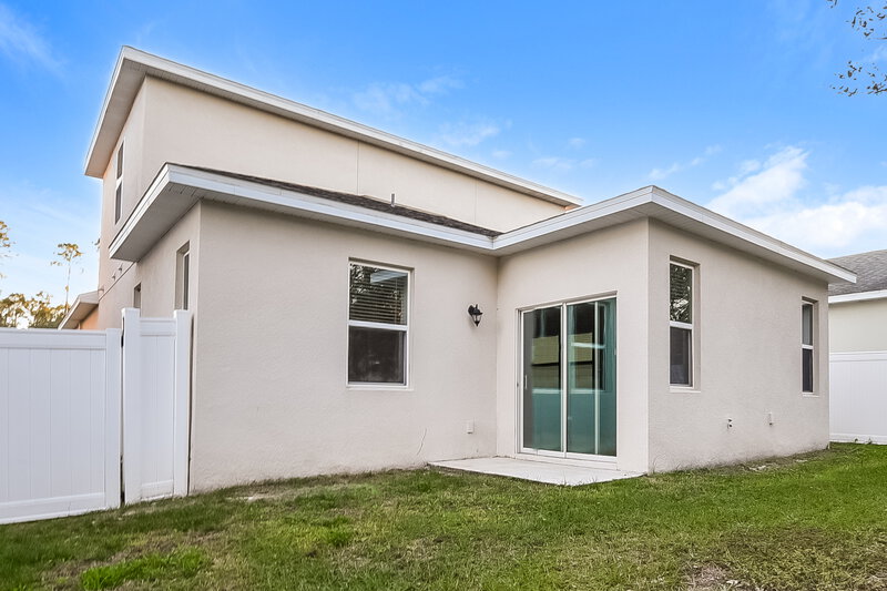1,735/Mo, 1109 Atlantic Ave Fruitland Park, FL 34731 Rear View