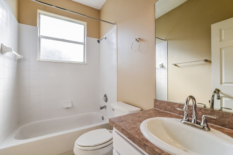 2,165/Mo, 1809 Ironwood Way Kissimmee, FL 34746 Bathroom View
