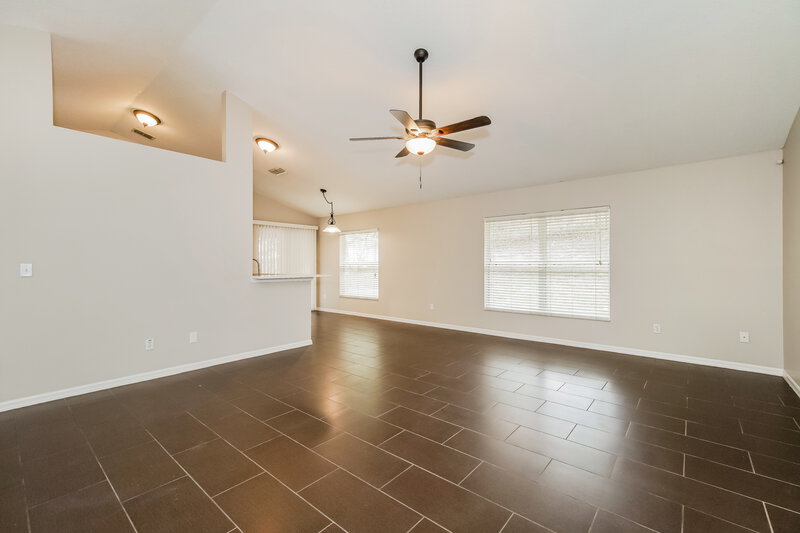 3,110/Mo, 605 Cherry Laurel St Minneola, FL 34715 Living Room View