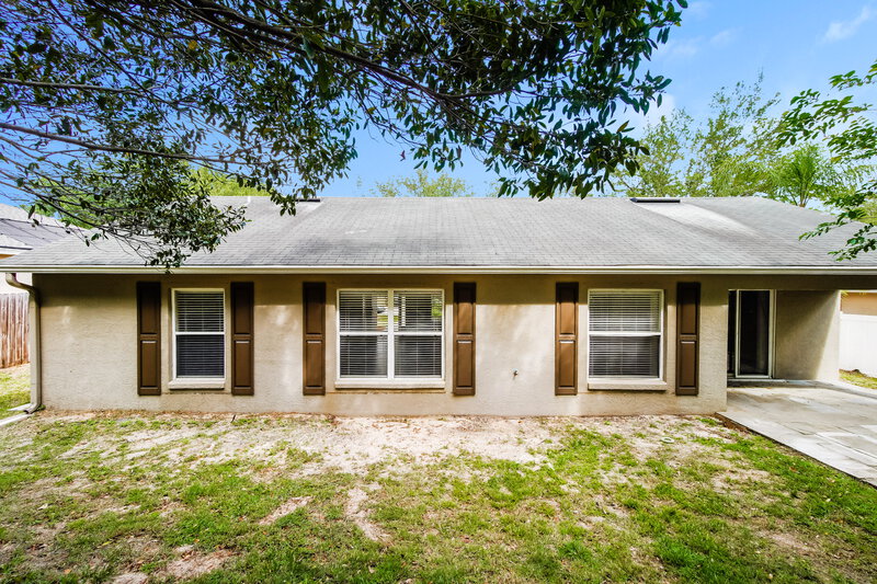 3,110/Mo, 605 Cherry Laurel St Minneola, FL 34715 Rear View