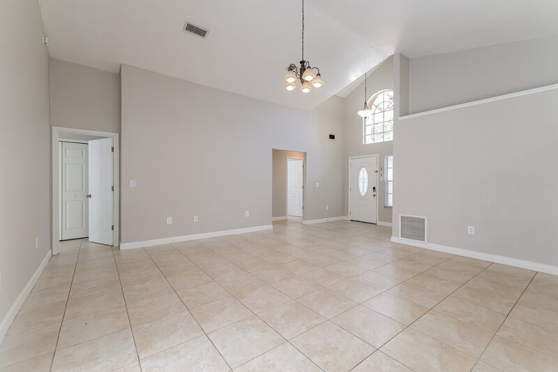 2,320/Mo, 2120 Cuxham Ct Orlando, FL 32837 Living Room View 3